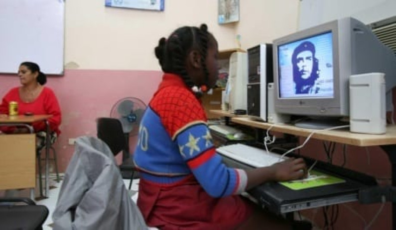Obama emretti, Google Küba’ya internet götürüyor