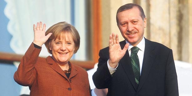 Erdoğan Merkel ile CeBIT’i açarken özellikle IBM’i Türkiye’ye yatırıma çağırdı