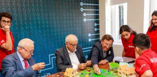 Çocuklar Eczacıbaşı, Ergüder ve Özyeğin’e akıl fikir verdi